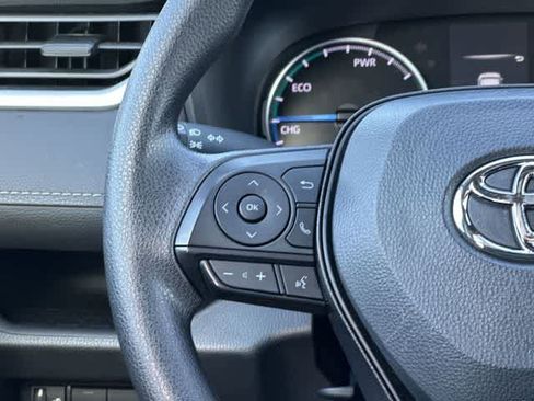 Used 2022 Toyota RAV4 LE image 8