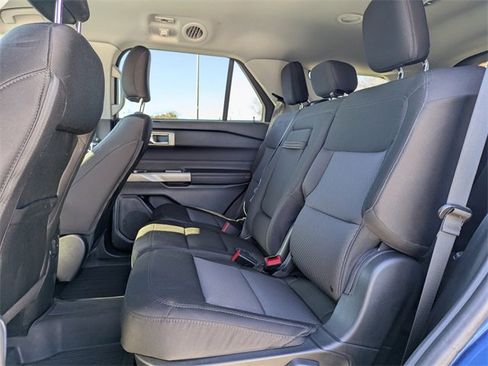 Used 2023 Ford Explorer XLT image 14