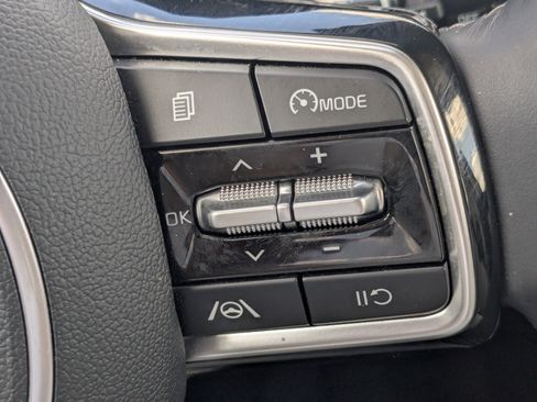 Certified 2023 Kia Sorento S image 37