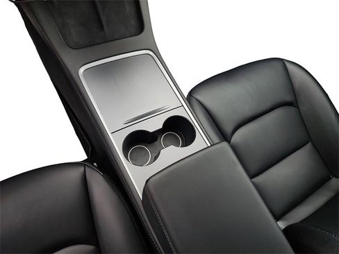 Used 2022 Tesla Model Y Performance image 31