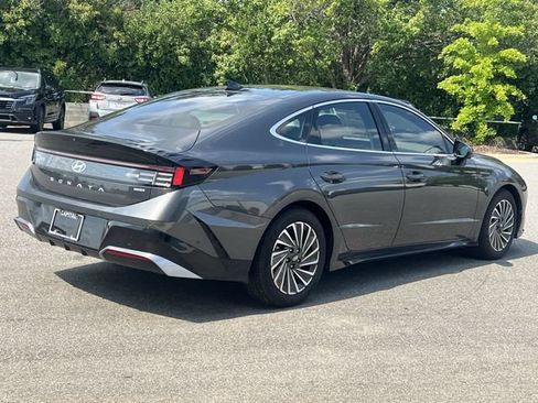 Certified 2025 Hyundai Sonata Limited FWD image 13