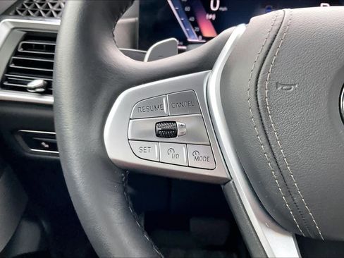 Used 2025 BMW X7 xDrive40i w/ Premium Package image 19