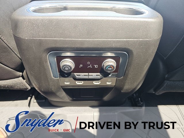 Used 2023 Chevrolet Suburban High Country AWD/4WD image 32