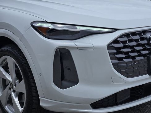 Certified 2025 Audi Q5 Prestige AWD/4WD image 12