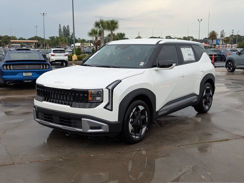 New 2027 Kia Seltos S FWD image 4