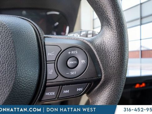 Used 2024 Toyota RAV4 XLE FWD image 12