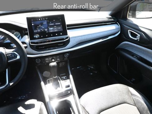 Used 2024 Jeep Compass Latitude image 21