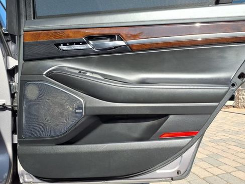 Used 2018 Genesis G90 5.0 Ultimate RWD image 24