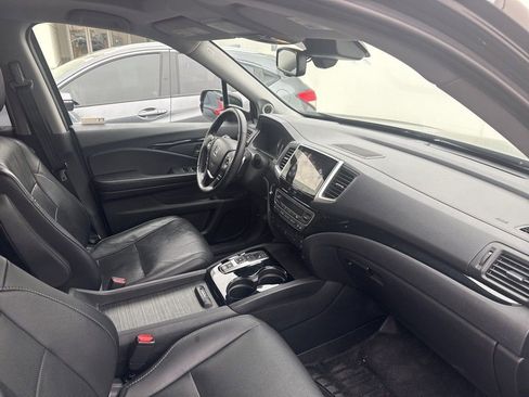 Used 2018 Honda Pilot Elite image 2