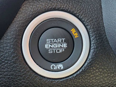 Used 2024 RAM 1500 Big Horn AWD/4WD image 32