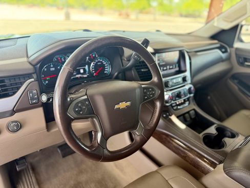 Used 2018 Chevrolet Suburban LT AWD/4WD image 19