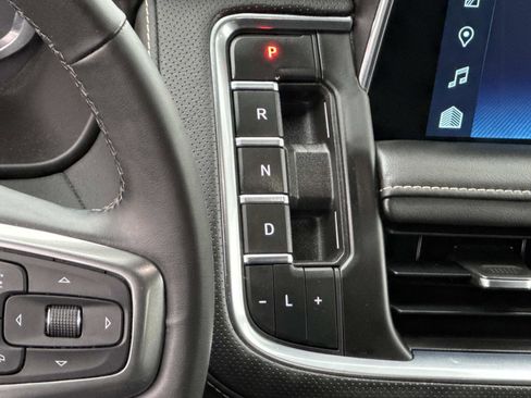 Certified 2023 Chevrolet Suburban Premier image 5