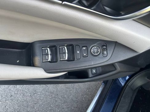 Used 2019 Honda Accord EX image 9