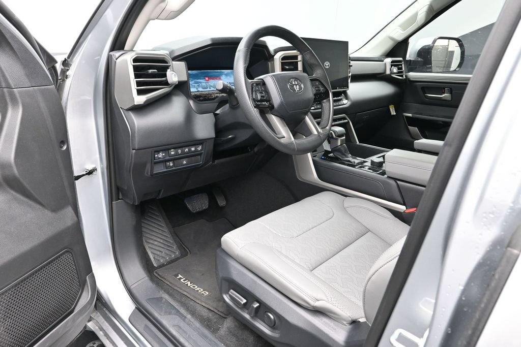 Used 2024 Toyota Tundra Limited w/ Power Package AWD/4WD image 4