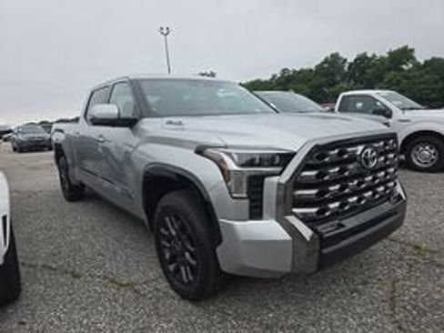 Used 2025 Toyota Tundra Platinum AWD/4WD image 2