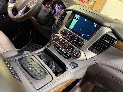 Used 2015 GMC Yukon Denali w/ Touring Package RWD image 18