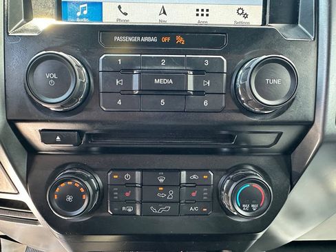 Used 2018 Ford F150 XLT w/ Equipment Group 302A Luxury AWD/4WD image 16