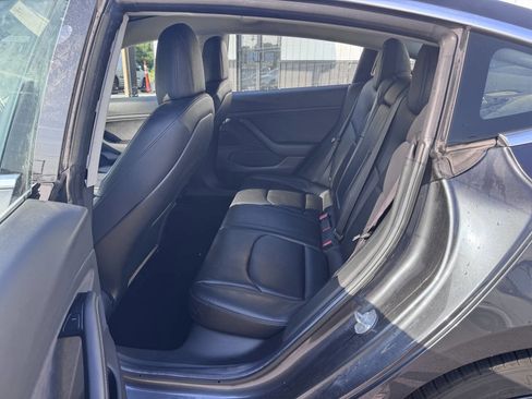 Used 2018 Tesla Model 3 Long Range RWD image 13