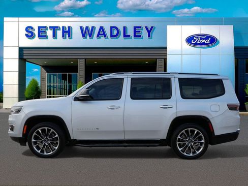 Used 2023 Jeep Wagoneer Series II w/ Premium Group I image 3