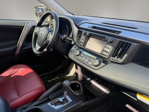 Used 2018 Toyota RAV4 XLE AWD/4WD image 50