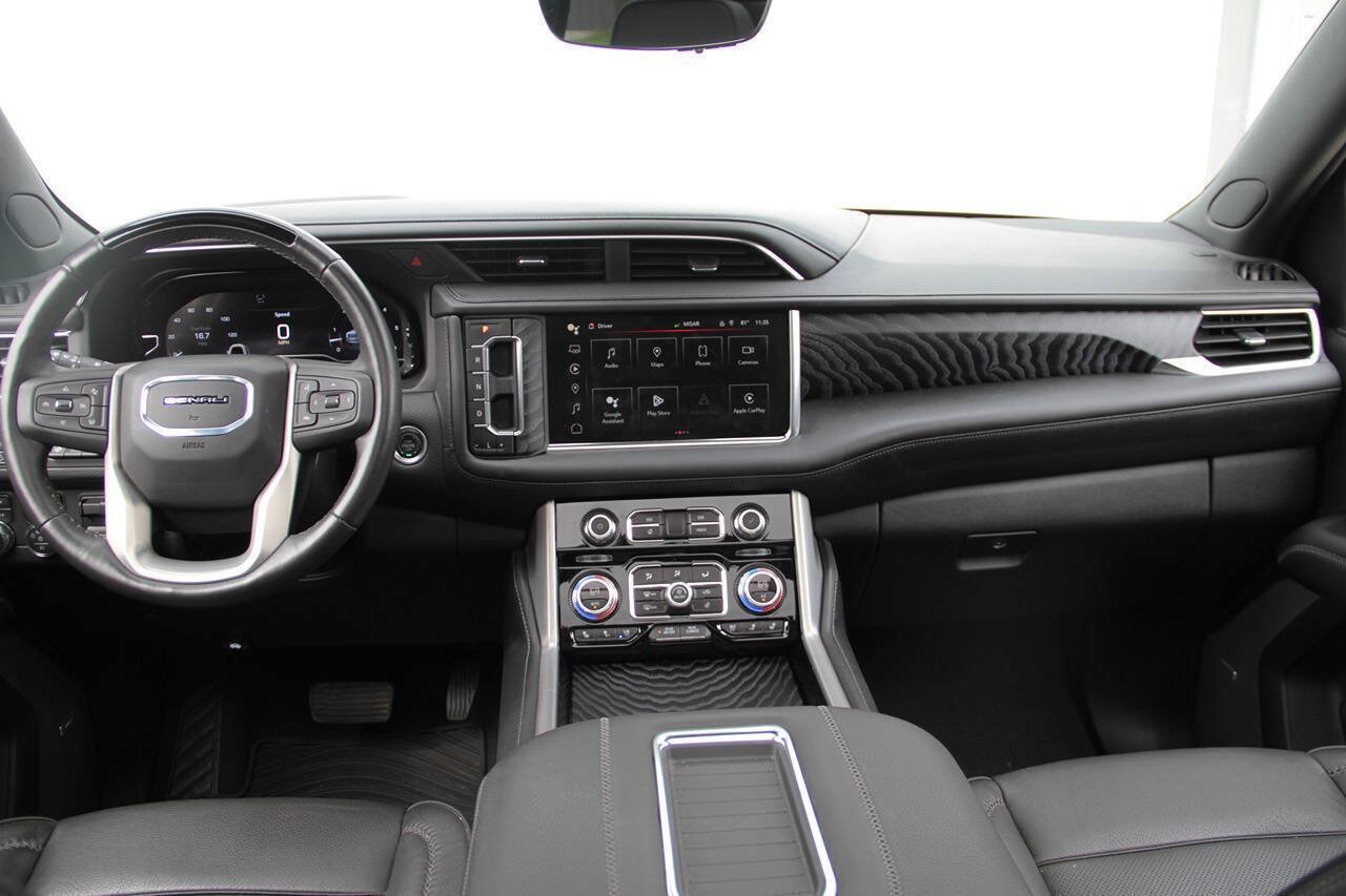 Used 2024 GMC Yukon Denali w/ Advanced Technology Package AWD/4WD image 12