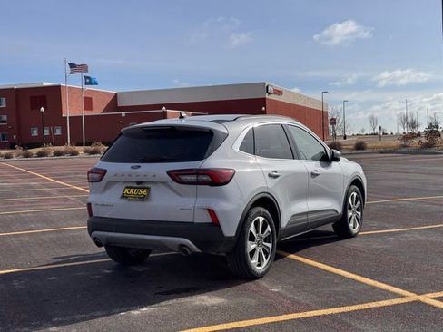 Used 2025 Ford Escape Platinum image 3