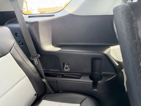 Used 2022 Ford Explorer XLT w/ Equipment Group 202A image 40