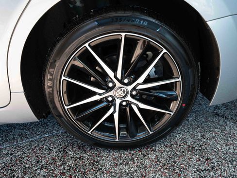 Used 2024 Toyota Camry SE image 28