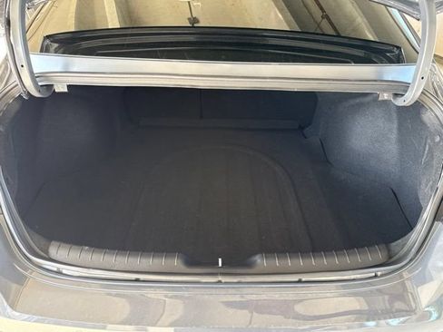 Used 2023 Hyundai Elantra Limited FWD image 4