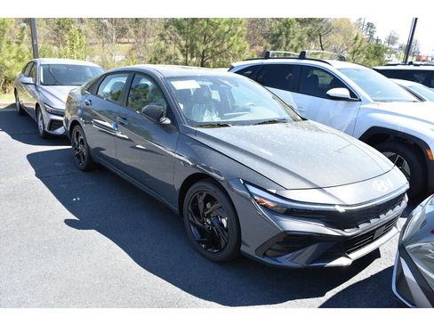 New 2026 Hyundai Elantra SEL Sport Premium image 2