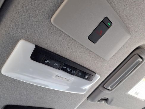 Used 2024 Nissan Kicks SR w/ SR Premium Package FWD image 25