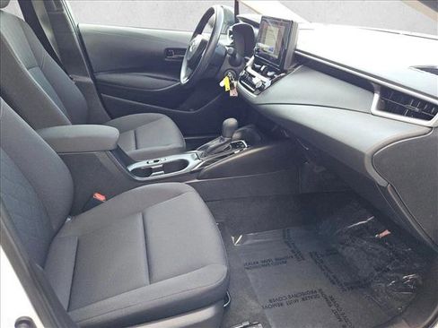 Used 2025 Toyota Corolla LE image 19