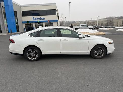 Used 2024 Honda Accord EX image 3