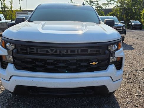 Used 2024 Chevrolet Silverado 1500 Custom RWD image 2