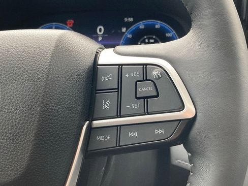 Certified 2025 Toyota Highlander Limited image 20