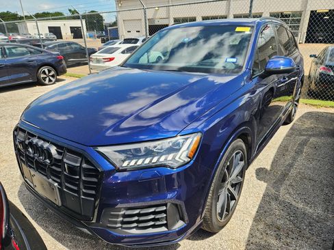 Used 2023 Audi Q7 2.0T Premium Plus w/ Prestige Package AWD/4WD image 4