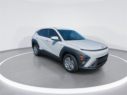 New 2026 Hyundai Kona SE image 2