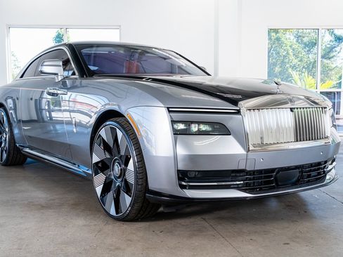 Used 2024 Rolls-Royce Spectre w/ Spectre Launch Package image 4