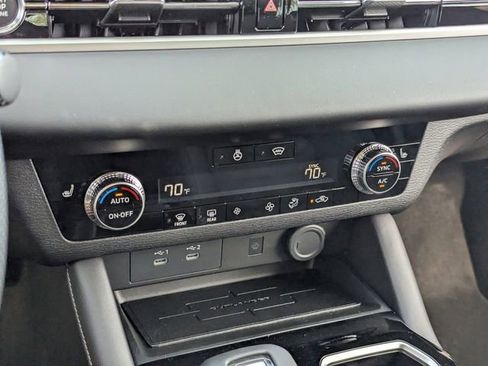 New 2026 Mitsubishi Outlander SE image 17