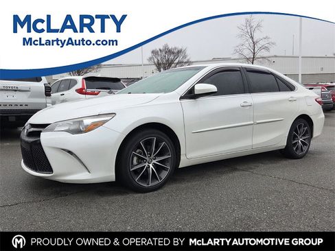 Used 2017 Toyota Camry XSE w/ Moonroof Package image 1