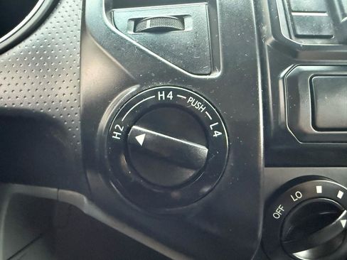 Used 2014 Toyota Tacoma 4x4 Access Cab image 29