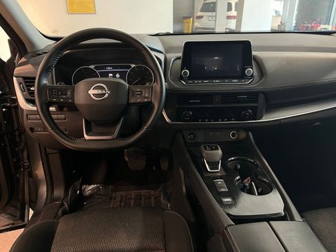 Used 2025 Nissan Rogue SV FWD image 35