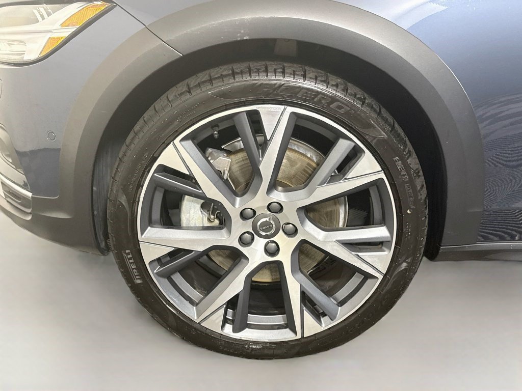 Used 2025 Volvo V90 B6 Cross Country Ultra w/ Protection Package Premier AWD/4WD image 37