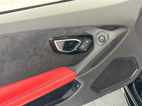 Used 2023 Lamborghini Huracan EVO image 14