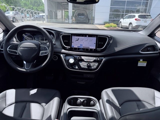 New 2027 Chrysler Pacifica Select FWD image 29