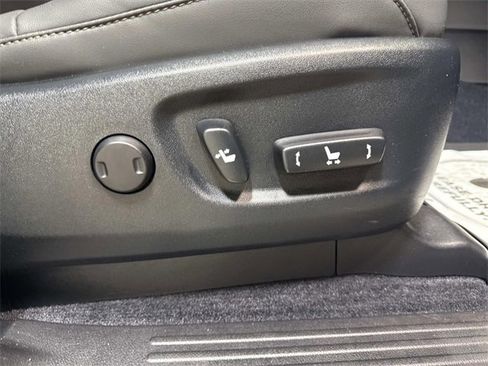 Used 2021 Lexus GX 460 Premium w/ Premium Package image 16