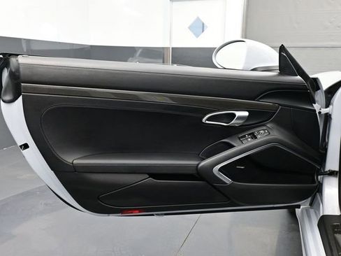 Certified 2024 Porsche 718 Boxster S RWD image 7