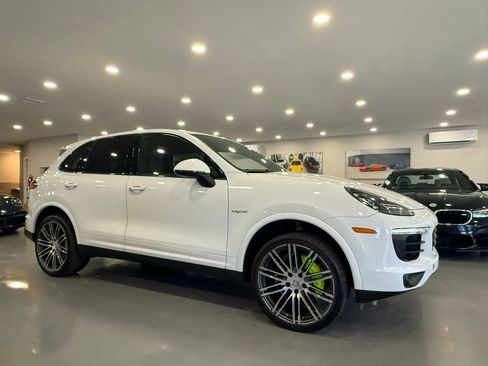 Used 2017 Porsche Cayenne S Platinum w/ Premium Package Plus (Pjy) AWD/4WD image 8
