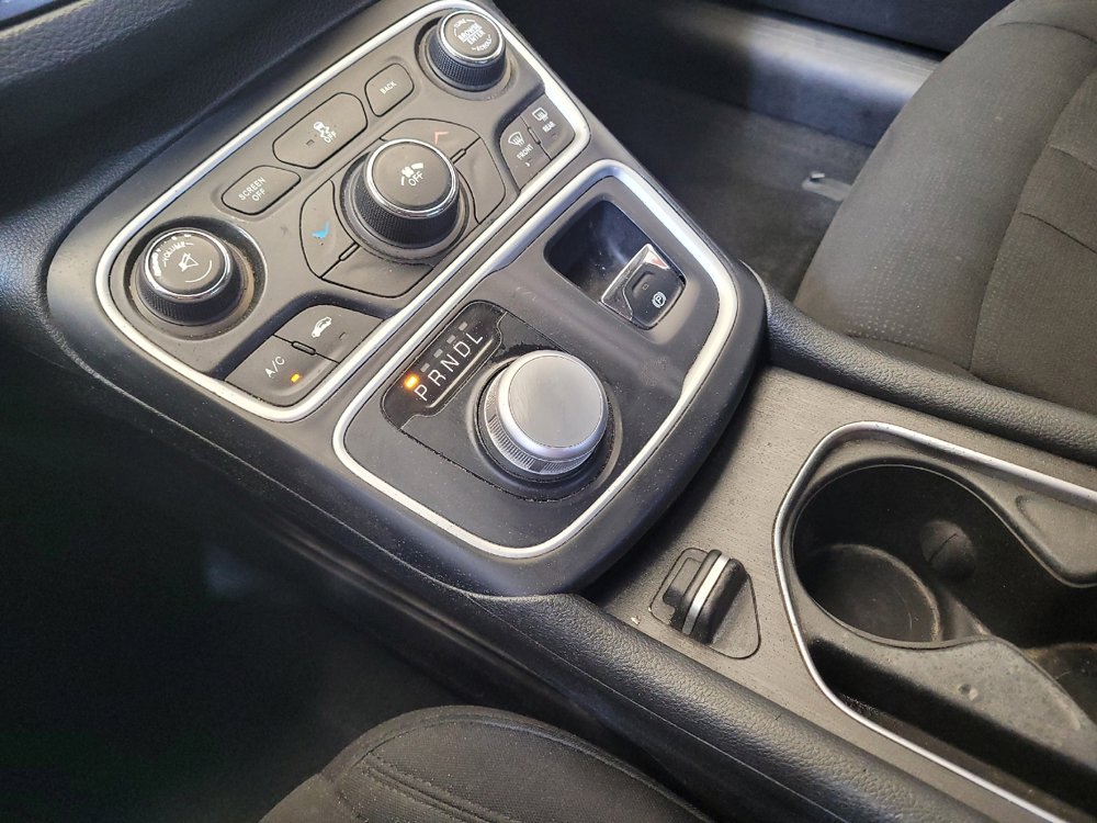 Used 2016 Chrysler 200 Limited w/ Convenience Group FWD image 26