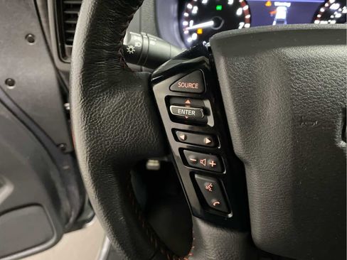 Used 2022 Nissan Frontier PRO-4X image 14